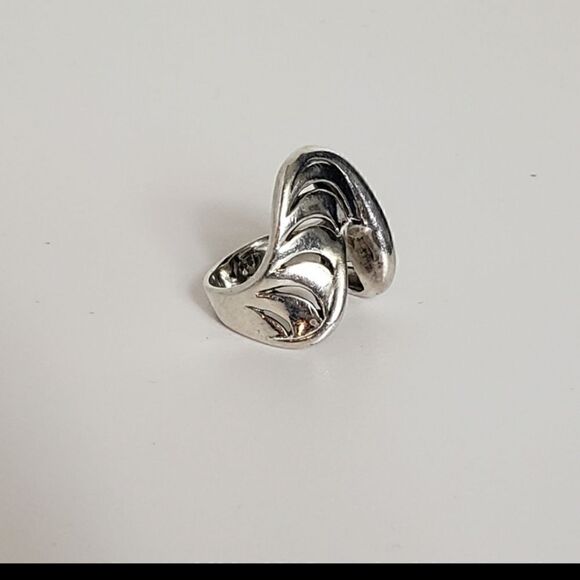 STERLING SILVER Free-form Cutout Wave Ring - Picture 5 of 8